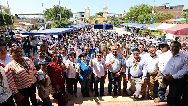 Ministro César Vásquez supervisó las acciones de prevención y control del dengue casa por casa en Tumbes
