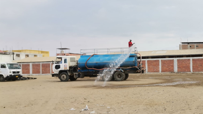 Municipalidad realiza nivelación de cancha en avenida El Niño