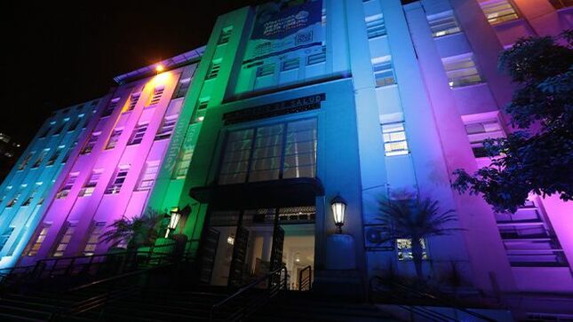 Frontis del Minsa se ilumina de colores para conmemorar el Día Mundial de Enfermedades Raras y Huérfanas