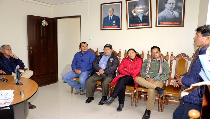 reuni贸n clave con autoridades de Canta