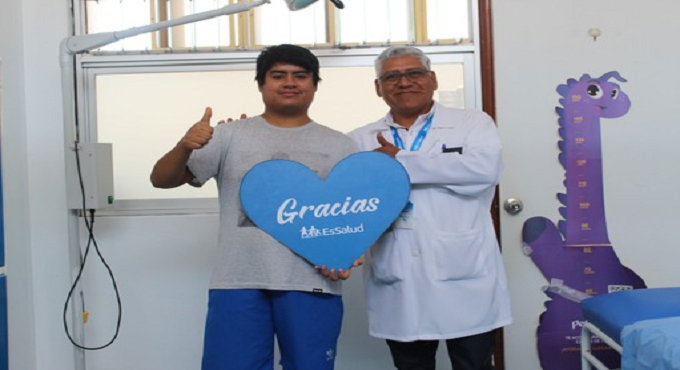 EsSalud salva la vida de joven gracias a exitoso trasplante de riñón