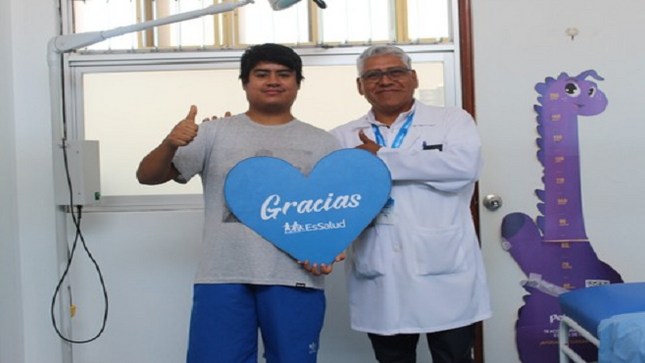 EsSalud salva la vida de joven gracias a exitoso trasplante de riñón 