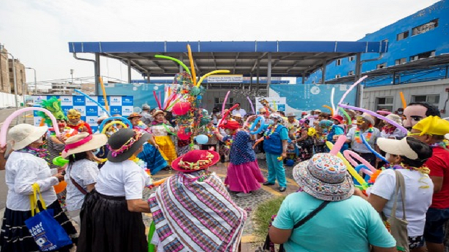 EsSalud: adultos mayores clausuran Talleres de Verano 2024 al ritmo de tradicional yunza y carnavales
