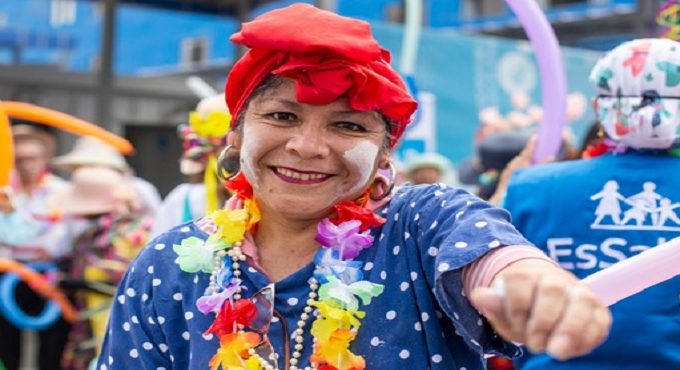 EsSalud: adultos mayores clausuran Talleres de Verano 2024 al ritmo de tradicional yunza y carnavales