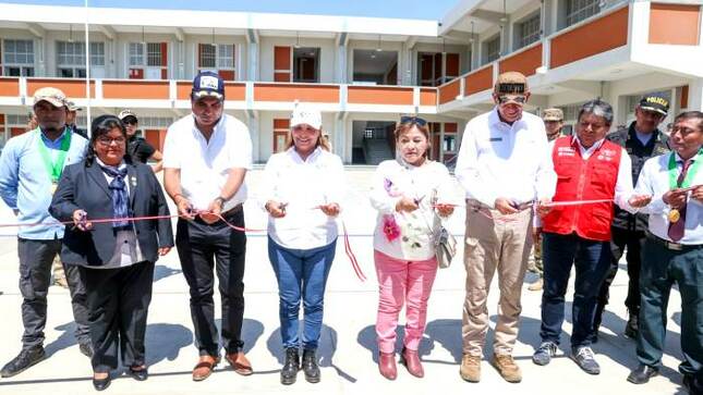 Gobernador Luis Neyra y presidenta Boluarte inauguran colegios en Catacaos, La Unión y Vichayal