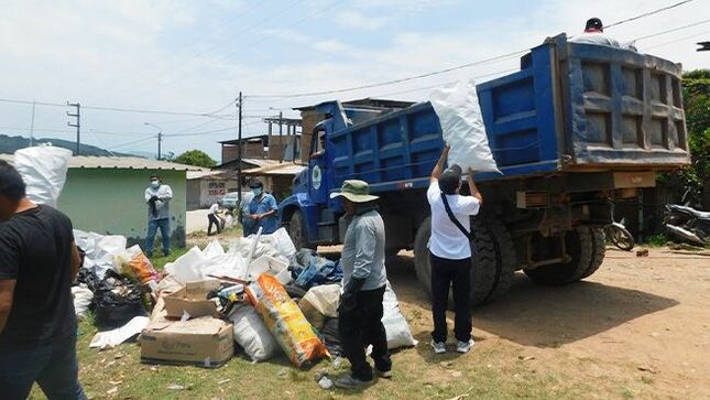 Cajamarca ciudadanía y autoridades logran eliminar 12 toneladas de criaderos de zancudos en el distrito de Santa Rosa-1