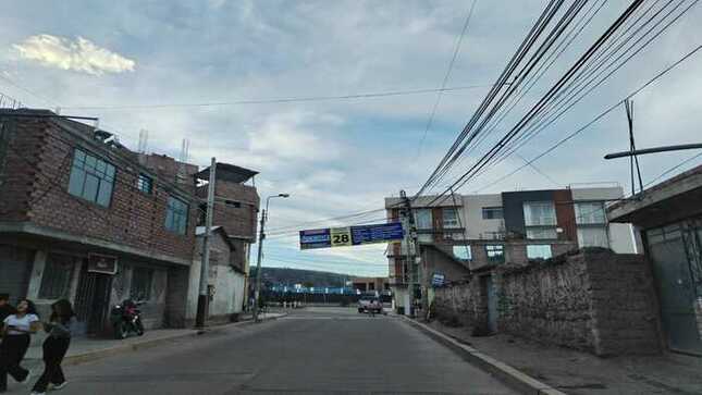 Electrocentro insta no colocar pancartas cerca de cables de alta tensión para prevenir accidentes eléctricos