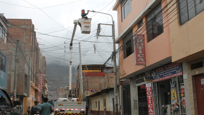 En marcha trabajos de instalación de luminarias led en calles y plazas de la región Huánuco