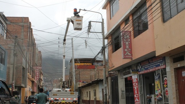 En marcha trabajos de instalación de luminarias led en calles y plazas de la región Huánuco