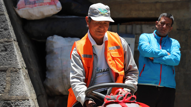 Adquirieron un tractor corta césped