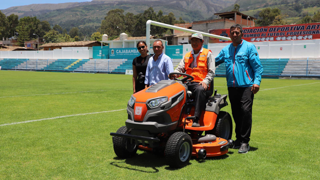 Adquirieron un tractor corta césped