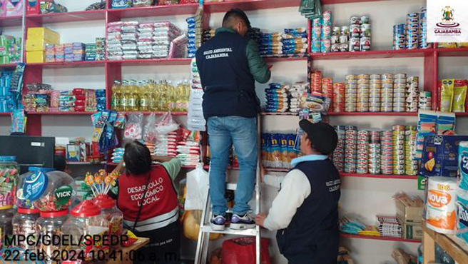 Realizaron un operativo inopinado a las diferentes tiendas y bodegas de la provincia