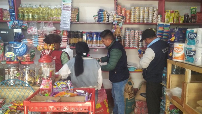 Realizaron un operativo inopinado a las diferentes tiendas y bodegas de la provincia