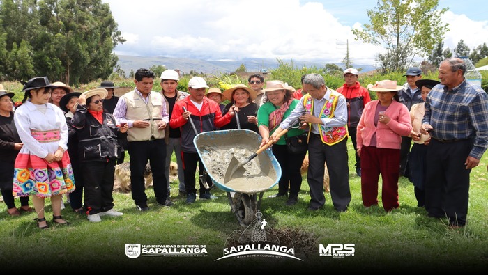 Primera Piedra en el C.P. Huayllaspanca
