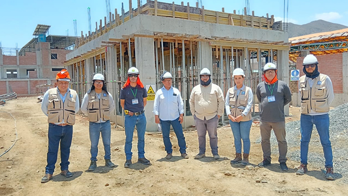 Supervisan avance en la construcción del centro de Salud San Jacinto