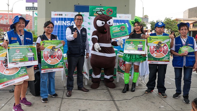 Minsa fortalece la prevención del dengue instalando punto informativo en el Metro de Lima