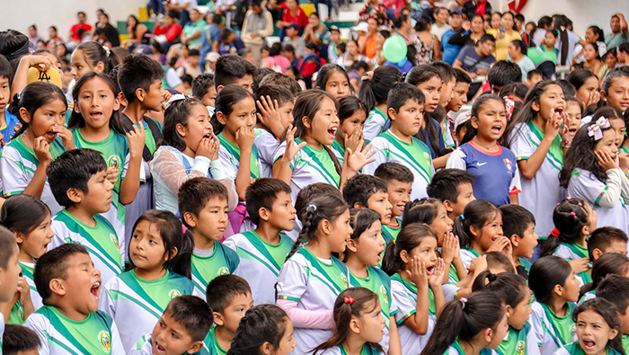 Más de 2 mil niños disfrutan de la clausura vacacional