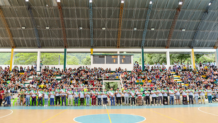 Más de 2 mil niños disfrutan de la clausura vacacional