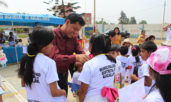 Alcalde de Aucallama realiza espectacular clausura de "Vacaciones Útiles 2024"