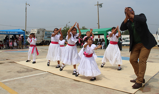 Alcalde de Aucallama realiza espectacular clausura de "Vacaciones Útiles 2024"