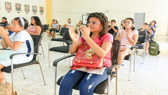 ¡Un Éxito el Taller de Oratoria y Locución!