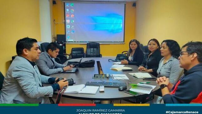 ✅El equipo de trabajo de la gerencia de Desarrollo Ambiental realizó una importante reunión para la implementación del Sistema Local de Gestión Ambiental – (SLGA), con la finalidad de mejorar el desempeño ambiental en el ámbito de la provincia Cajamarca para el presente año 2024. 
📢En esta actividad se hizo hincapié que las municipalidades distritales deben formular e implementar su sistema local de gestión ambiental. El primer paso es iniciar con la reactivación de la Comisión Ambiental Municipal – CAM, en el ámbito de su jurisdicción.
👉Como Municipalidad Provincial de Cajamarca se trabajará con todas las municipalidades distritales para que diseñen e implementen su SLGA.