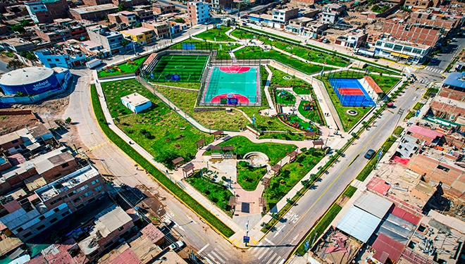 Parque Capitán F.A.P. José Abelardo Quiñones en el corazón de las Delicias de Villa