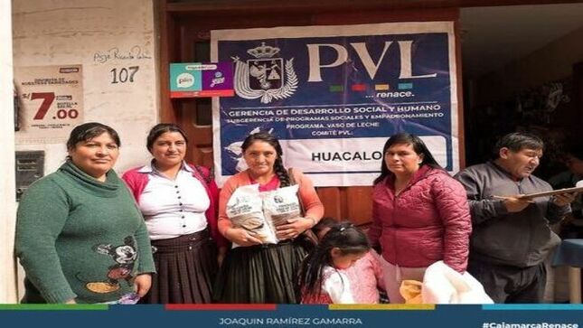 📌Un total de 6 mil 656 beneficiarios, entre niños de 0 a 6 años de edad y madres gestantes y lactantes en situación vulnerable, son atendidos por el programa del vaso de leche a cargo la de Municipalidad Provincial de Cajamarca, tanto de la zona urbana como rural.
✅En áreas urbanas, se distribuyen raciones diarias que incluyen leche fresca complementada con una mezcla de avena, quinua y maíz chufla, enriquecida con vitaminas y minerales. Mientras tanto, en zonas rurales, las raciones constan de hojuelas precocidas de avena, kiwicha y quinua, junto con harina de soya y aceite vegetal fortificado.
