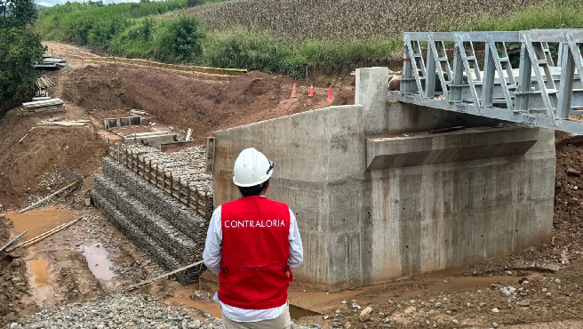 La Contraloría advirtió deficiencias en el mejoramiento del camino vecinal Santa Rosa, Santa Fe, Limón, La Primavera, Nuevo Chanchamayo, La Divisoria y El Ponal del Valle del Bombonajillo, en el distrito de Bajo Biavo, provincia de Bellavista, lo que genera retrasos y riesgos en la calidad de su ejecución. La obra ejecutada por el Proyecto Especial Huallaga Central y Bajo Mayo demandó una inversión mayor a los S/ 32 000 000 millones.