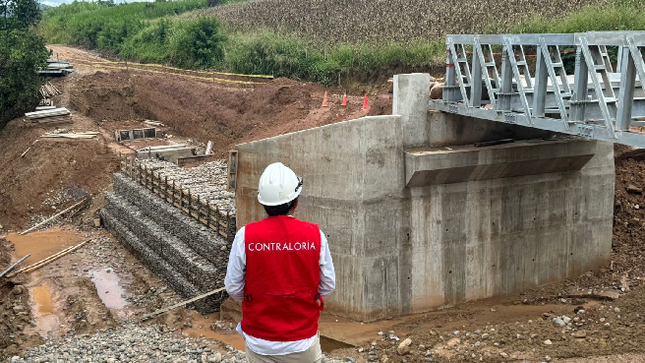 La Contraloría advirtió deficiencias en el mejoramiento del camino vecinal Santa Rosa, Santa Fe, Limón, La Primavera, Nuevo Chanchamayo, La Divisoria y El Ponal del Valle del Bombonajillo, en el distrito de Bajo Biavo, provincia de Bellavista, lo que genera retrasos y riesgos en la calidad de su ejecución. La obra ejecutada por el Proyecto Especial Huallaga Central y Bajo Mayo demandó una inversión mayor a los S/ 32 000 000 millones.  