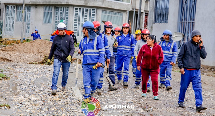 Gobernador regional Percy Godoy toma acciones inmediatas ante emergencia por desborde del río Chumbao en Andahuaylas