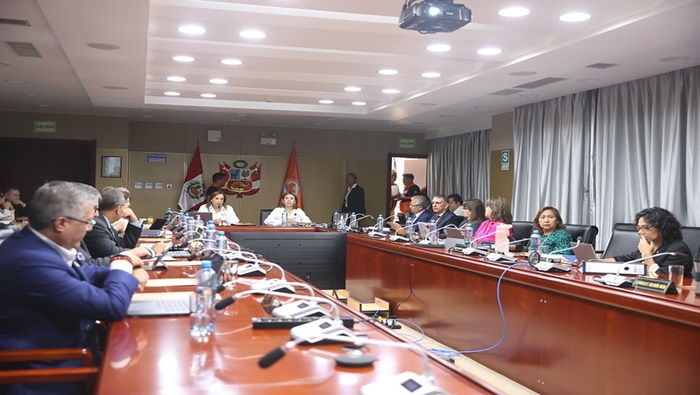 Ejecutivo fortalece respuesta frente a lluvias intensas en el país, con entrega de maquinarias y ayuda humanitaria