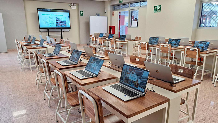 Las nuevas Escuelas Bicentenario están totalmente equipadas y con mobiliario nuevo