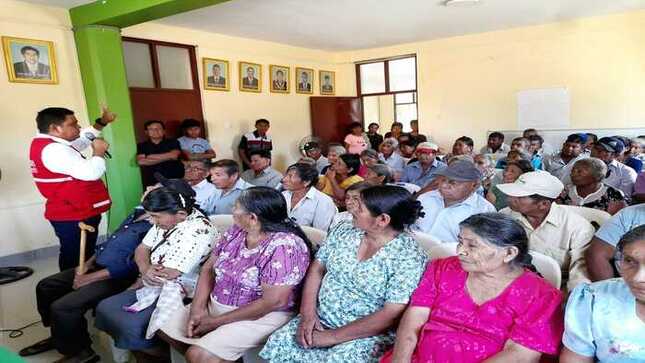 Capacitación para la tarjetización de usuarios de pensión 65