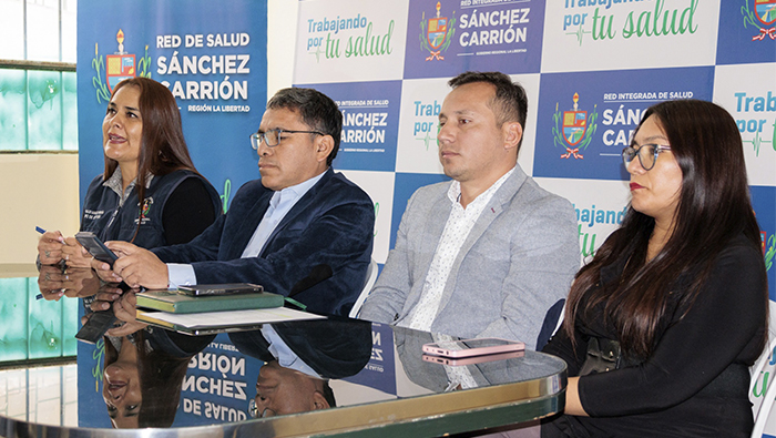 Imagen de la reunión y conferencia de prensa sobre los actos que tendrán lugar en el día internacional de la mujer