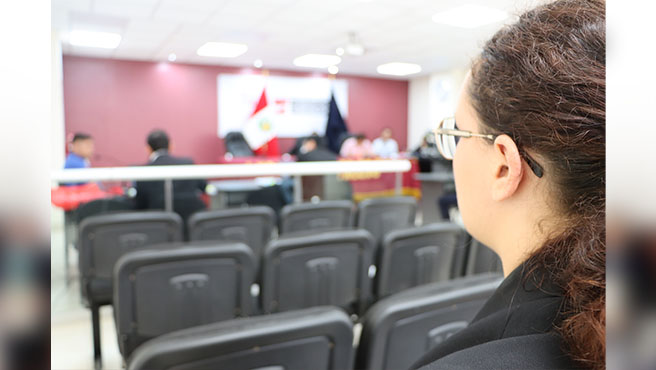 Futura Jueza de la Escuela de la Magistratura de Francia realiza pasantía en la Corte Superior de Justicia del Callao