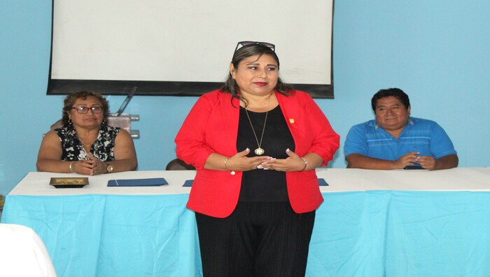 Directora de UGEL Sullana