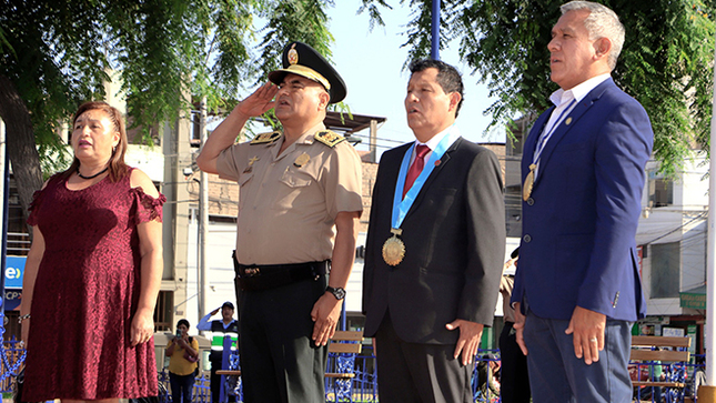 Alcalde de Aucallama Participa en Programa de Actividades Patrióticas en la Provincia de Huaral.