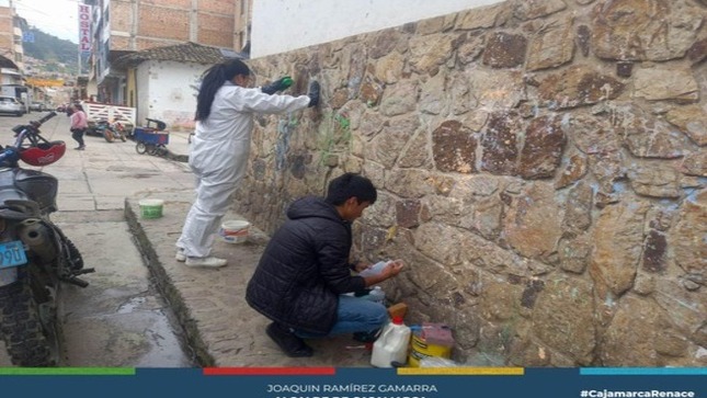 📌La Municipalidad Provincial de Cajamarca, a través de la subgerencia de Planificación Territorial y Centro Histórico, ha dado inicio a los trabajos de limpieza y mantenimiento de las paredes de la iglesia San José que fueron dañadas por malos ciudadanos. 
✅Recuerda conservar y proteger nuestros monumentos. Juntos cuidemos nuestra historia y patrimonio cultural. 