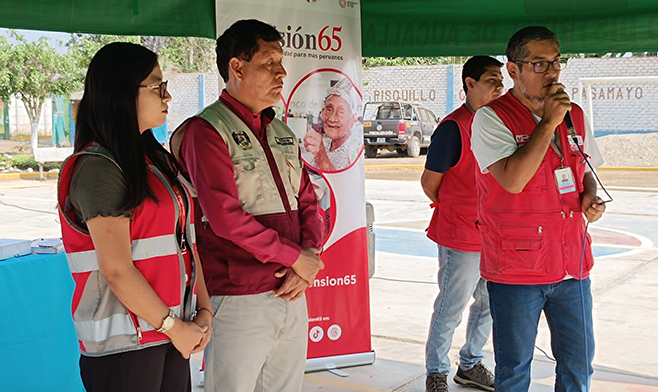 Alcalde de Aucallama inaugura jornada de entrega gratuita de lentes lectura a usuarios de Pensión 65.