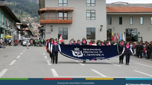 📌Hoy se realizó el izamiento del pabellón nacional, la bandera de la región y la bandera de Cajamarca, como antesala a la conmemoración del Día Internacional de La Mujer. En este acto cívico estuvieron presentes las regidoras Julia Guerrero e Isabel Gutiérrez ,además de integrantes de la gerencia de Desarrollo Social de la Municipalidad Provincial de Cajamarca.