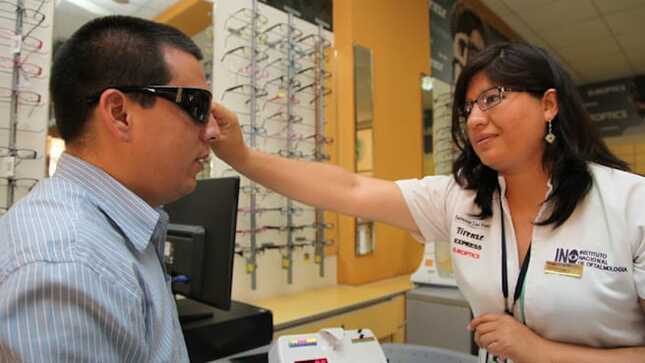 Minsa recomienda usar lentes con UV para proteger los ojos ante la intensa radiación solar de estos días