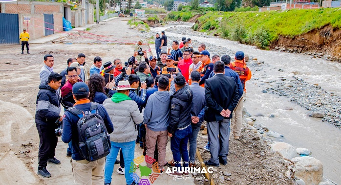 Gobernador regional y jefe nacional de INDECI, se desplazaron a las zonas afectadas por intensas lluvias en Andahuaylas