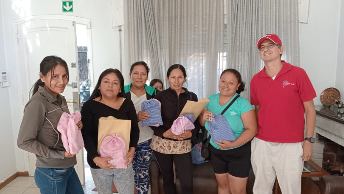 Consulado General del Perú en Mendoza entrega kit escolares a familias vulnerables