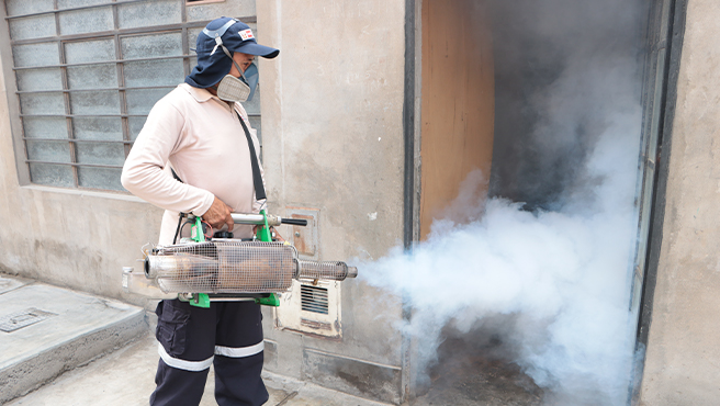 FOTO Diris Lima Centro fumiga 1,414 viviendas contra el dengue