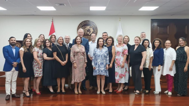 Clausuran el “II Curso de Protocolo y Manifestaciones Culturales del Perú” en la Academia Diplomática
