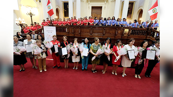 Congreso de la República reconoce labor de mujeres líderes