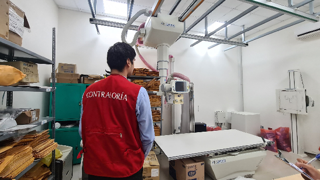  La Contraloría alertó que los equipos médicos y biomédicos del Departamento de Diagnóstico por Imágenes y del Departamento de Patología Clínica y Anatomía Patológica del hospital Santa Rosa de Puerto Maldonado, se encuentran inoperativos. Esta situación pone en riesgo la atención oportuna a los pacientes de toda la región Madre de Dios.