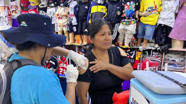Empresarias de Gamarra celebran el Día Internacional de la Mujer poniéndose al día con su esquema de vacunación