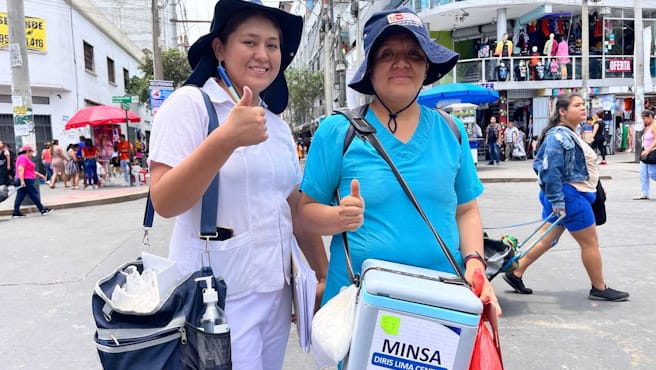 Empresarias de Gamarra celebran el Día Internacional de la Mujer poniéndose al día con su esquema de vacunación